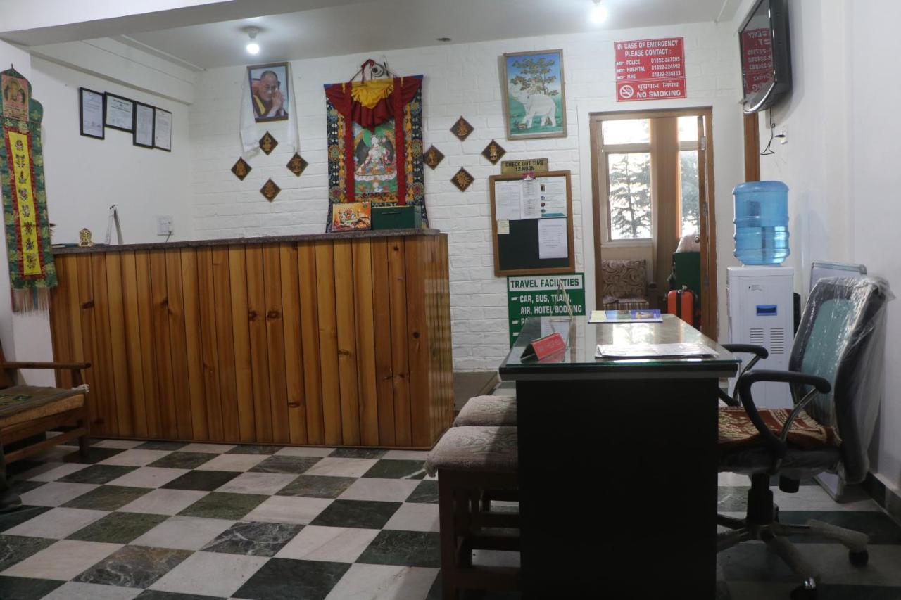 Pema Thang Hotel 康格拉 外观 照片